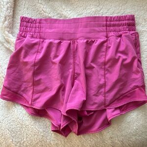 Lululemon Hotty Hot Shorts 2.5 high rise Sonic Pink